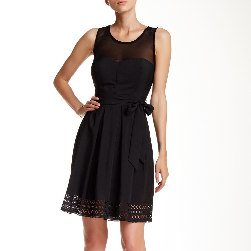 Guess Mesh Yoke Fit&Flare Dress